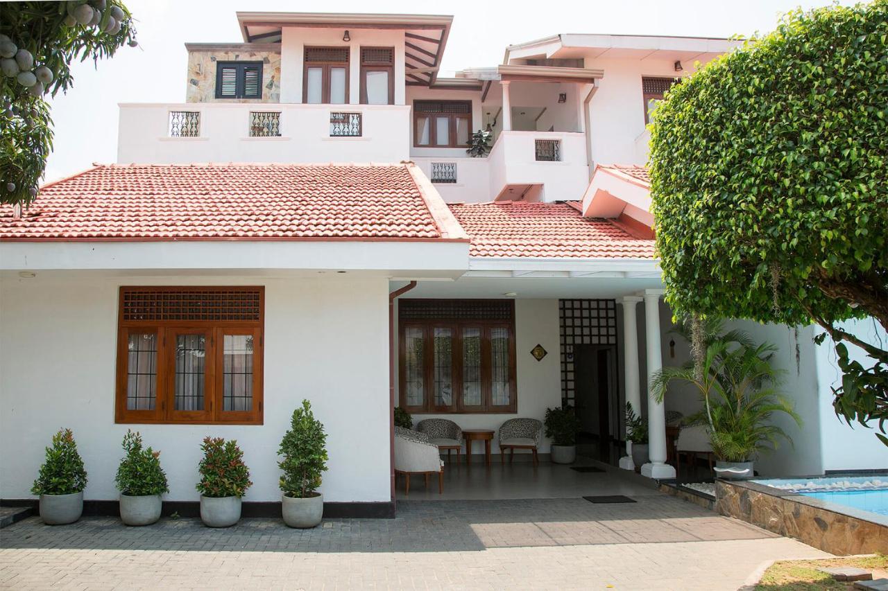 Bed and Breakfast Suriya Arana Negombo Exterior foto