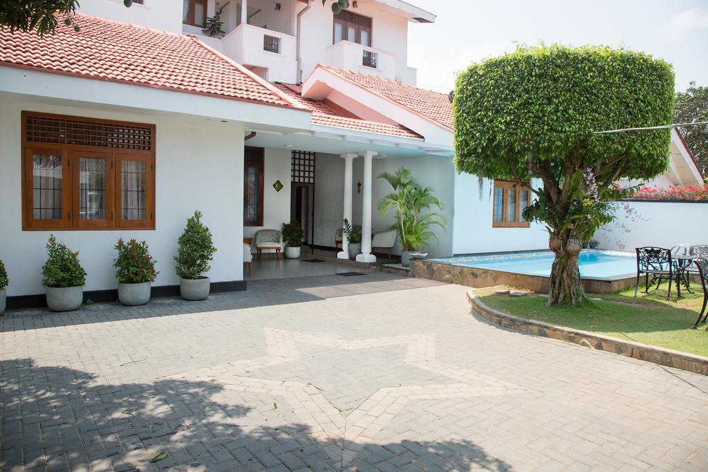 Bed and Breakfast Suriya Arana Negombo Exterior foto