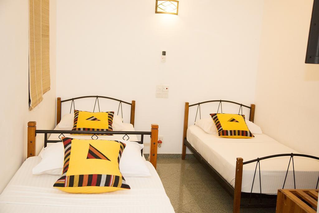 Bed and Breakfast Suriya Arana Negombo Exterior foto