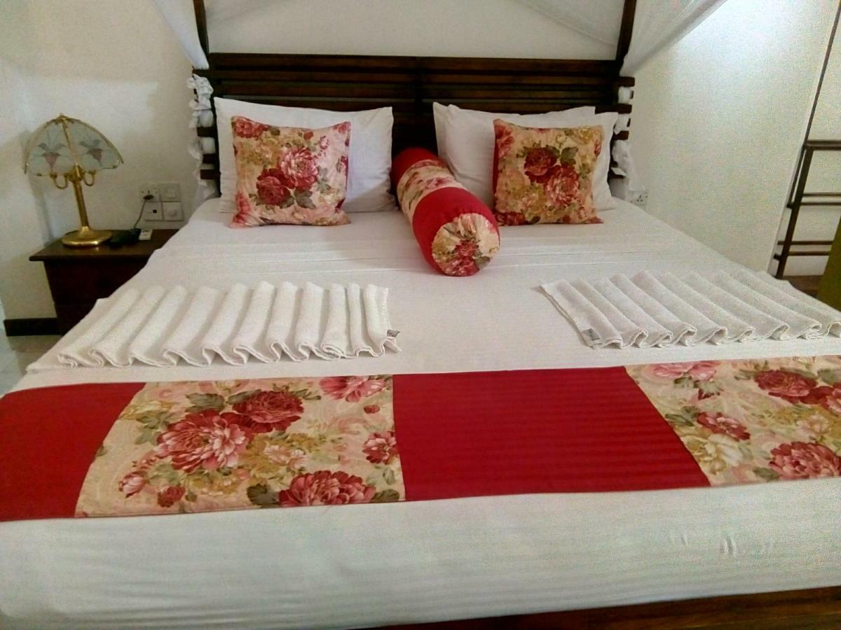 Bed and Breakfast Suriya Arana Negombo Exterior foto